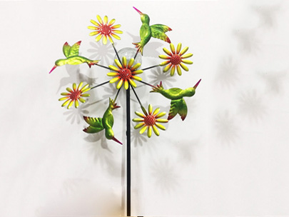 Wind spinner with solar light